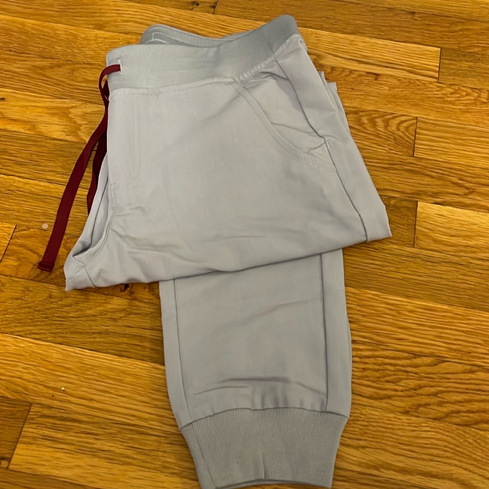 Size Medium Figs scrub joggers pants!